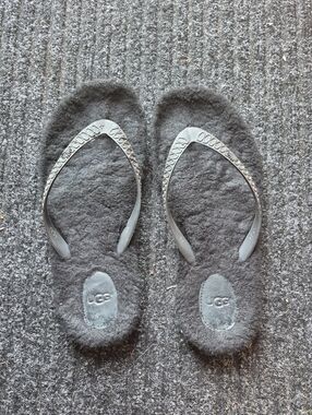 Womens Ugg Sandals Size 9